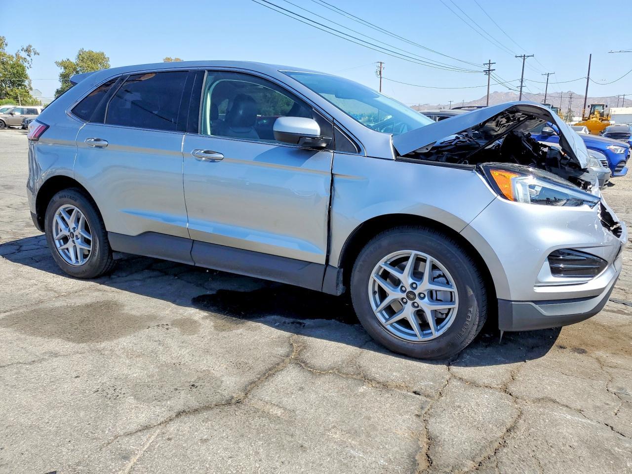 2023 Ford Edge Sel - Image 4