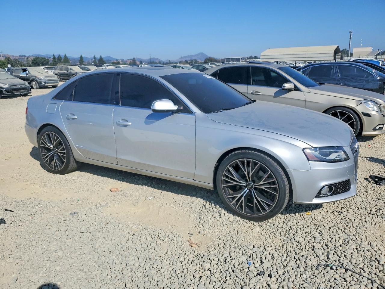 2011 Audi A4 Premium Plus - Фото 4