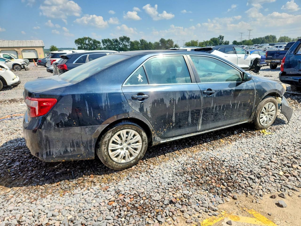 2014 Toyota Camry Le - Фото 3