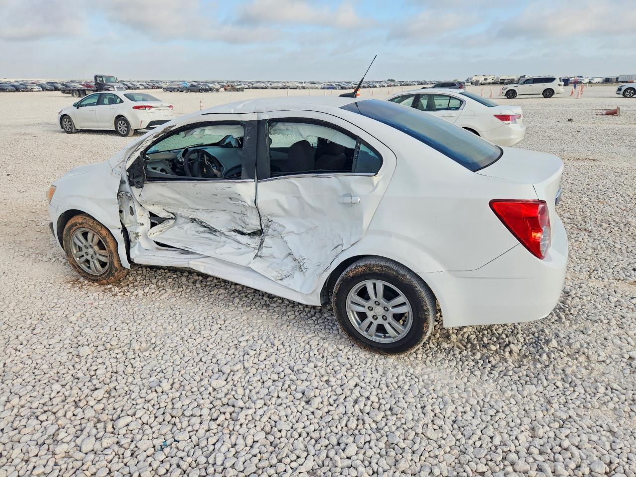2014 Chevrolet Sonic Lt - Фото 2