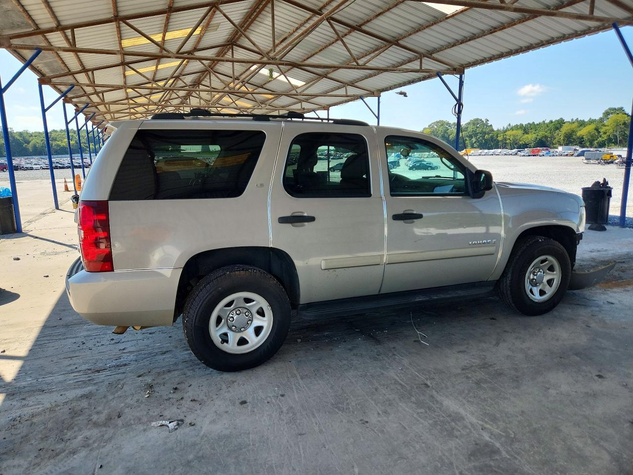 2008 Chevrolet Tahoe C1500 - Фото 3