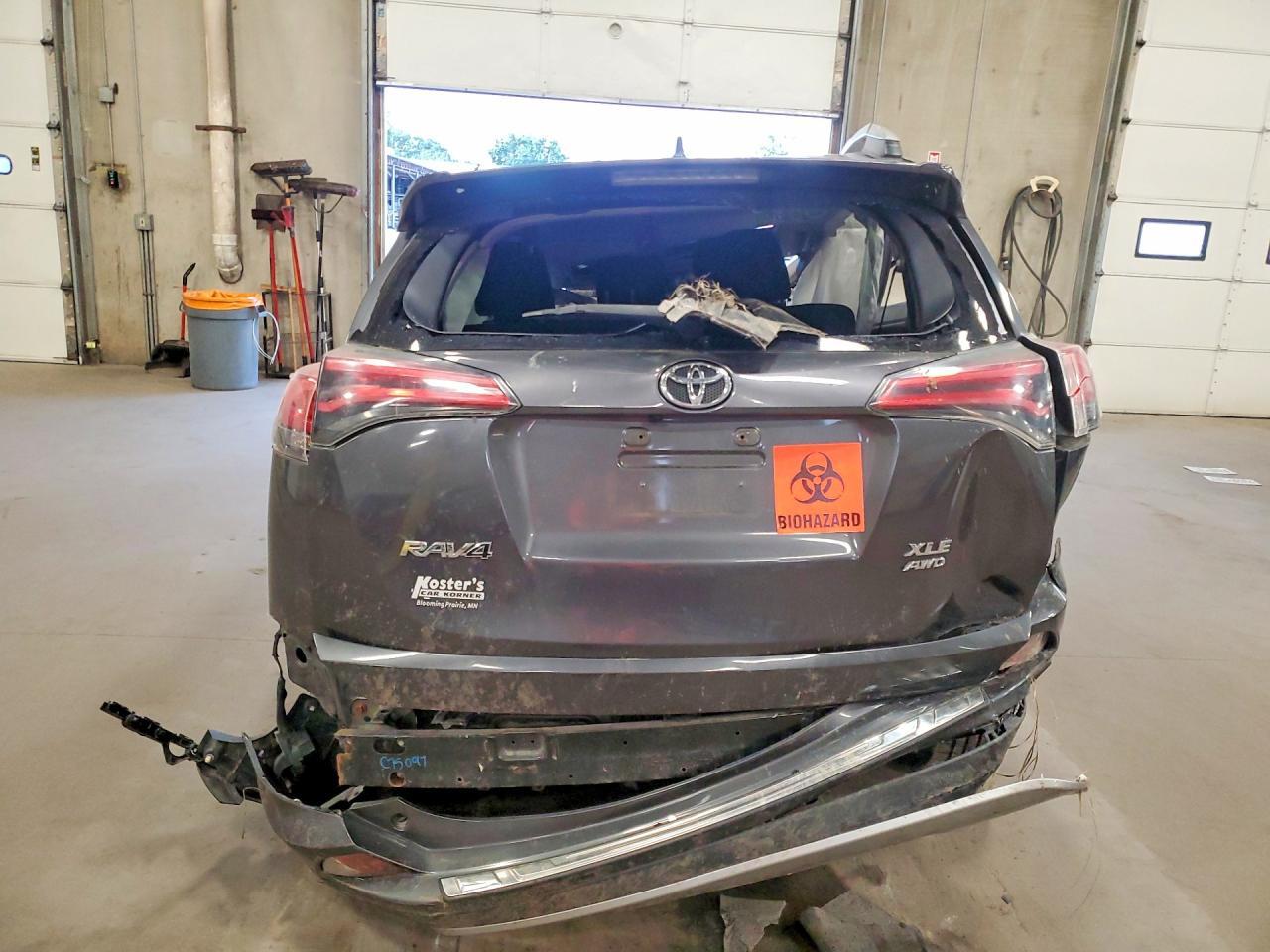 2017 Toyota Rav4 Xle - Image 6