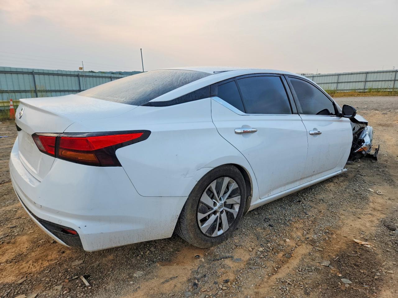 2021 Nissan Altima S - Фото 3