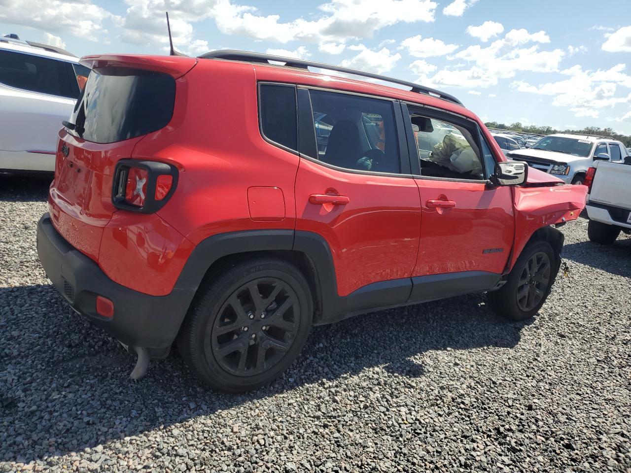 2018 Jeep Renegade Latitude - Image 3