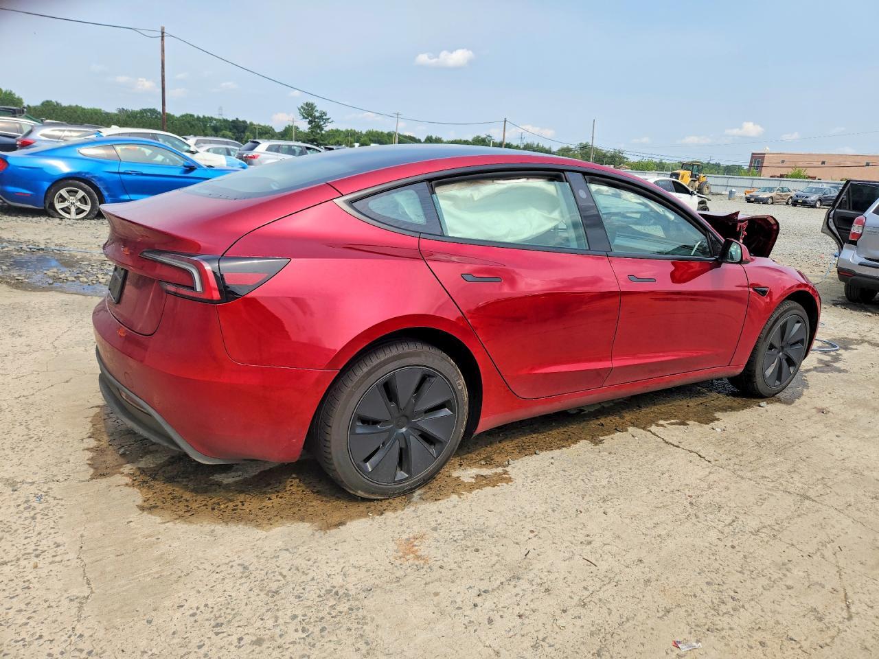 2025 Tesla Model 3 - Image 3