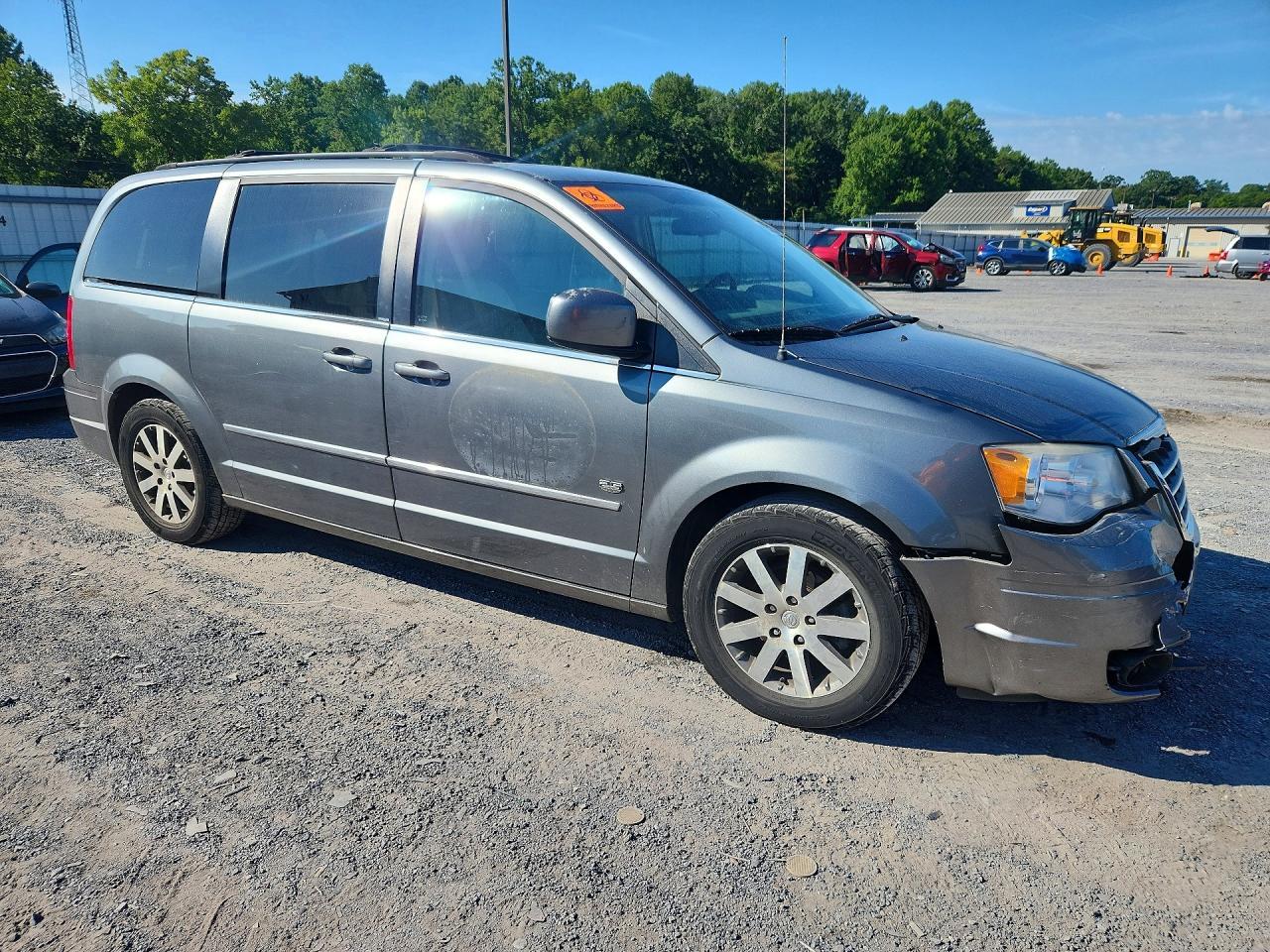 2009 Chrysler Town & Country Touring - Image 4