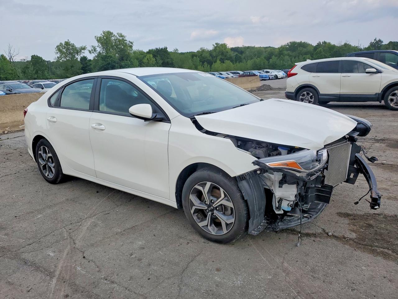 2021 Kia Forte Lxs - Image 4