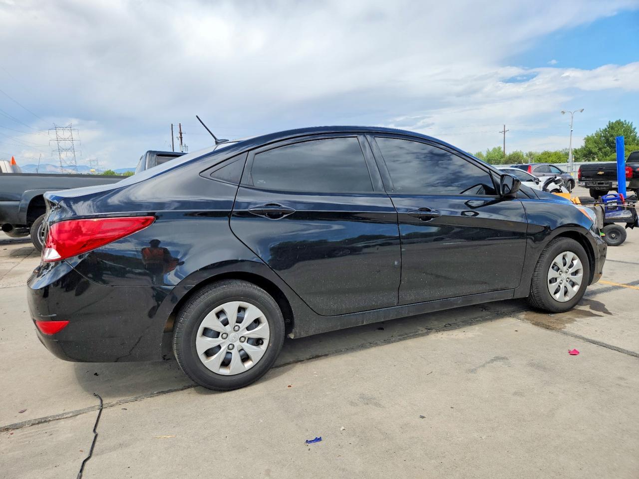 2016 Hyundai Accent - Фото 3