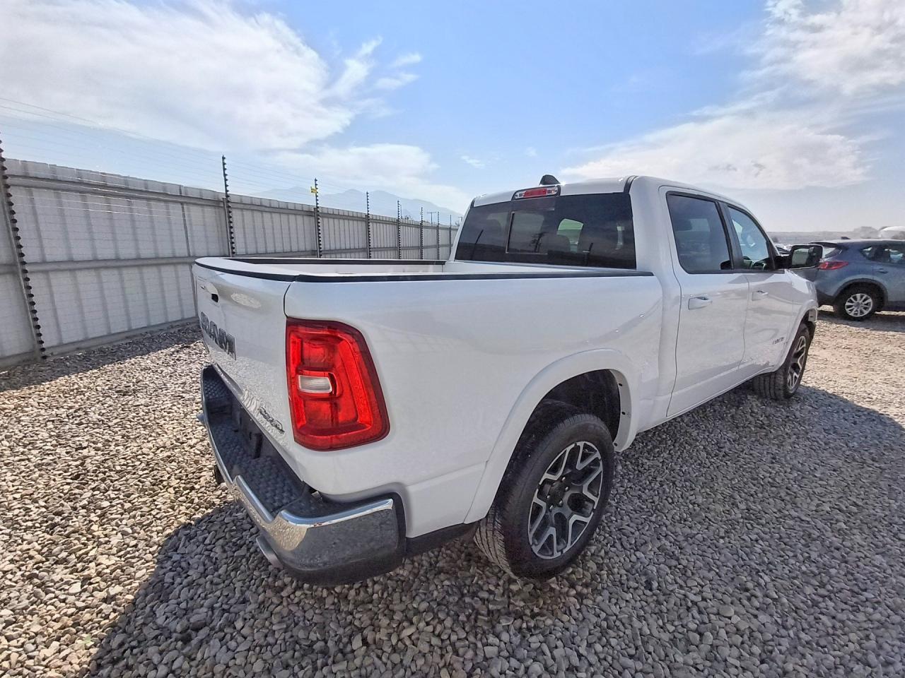 2025 Ram 1500 Laramie - Фото 3