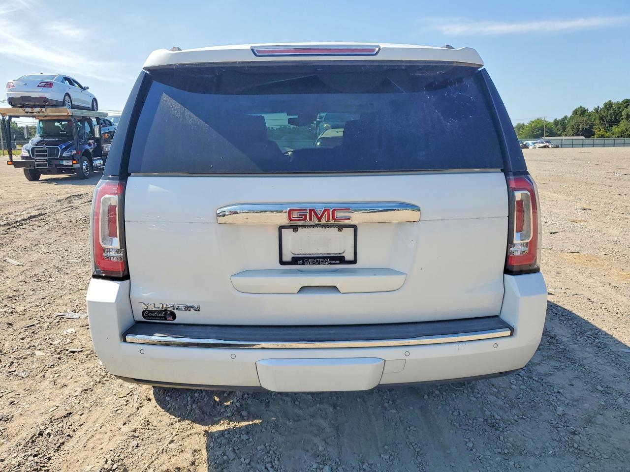 2018 GMC Yukon Denali - Фото 6