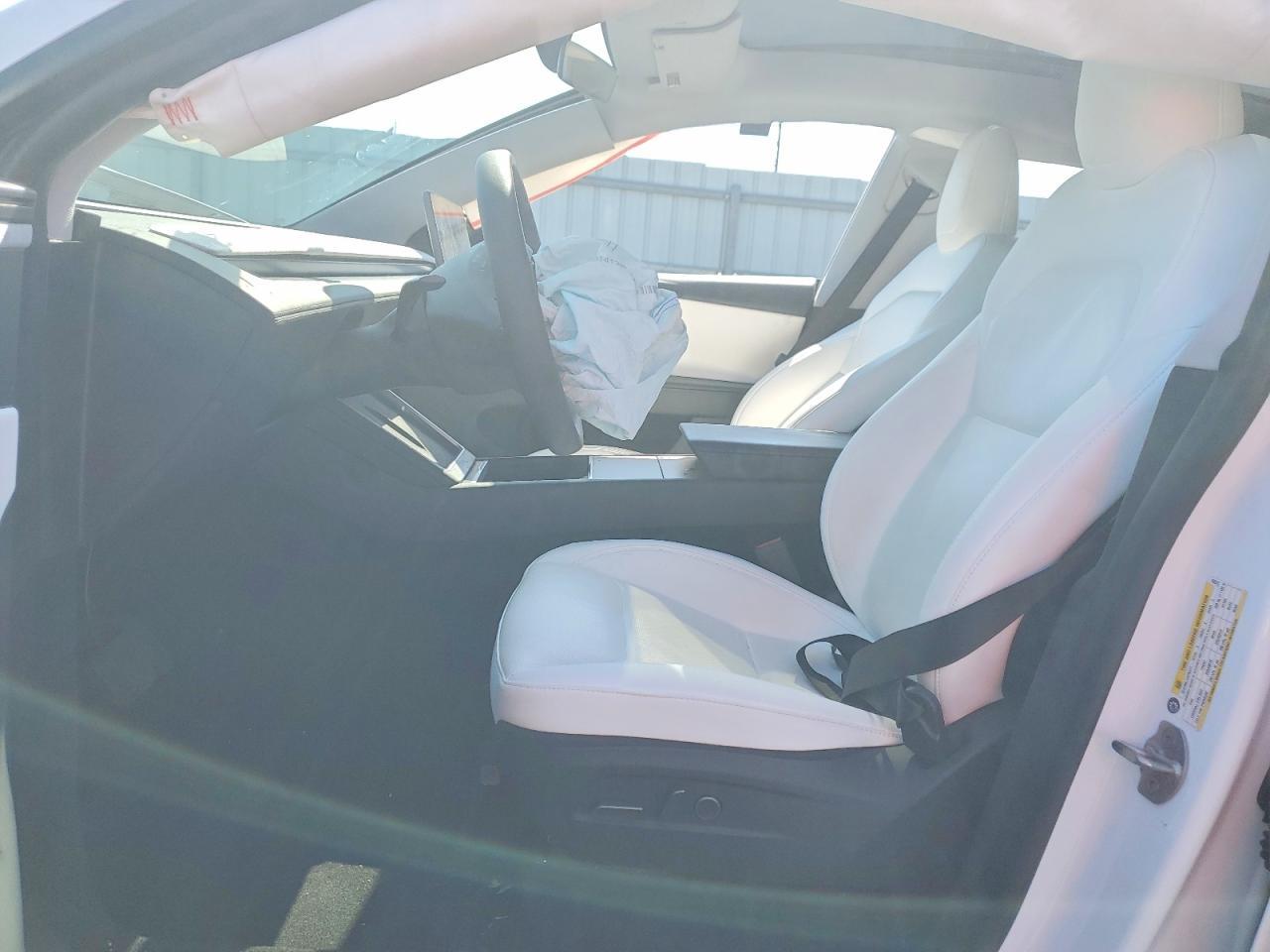 2026 Tesla Model Y - Фото 7