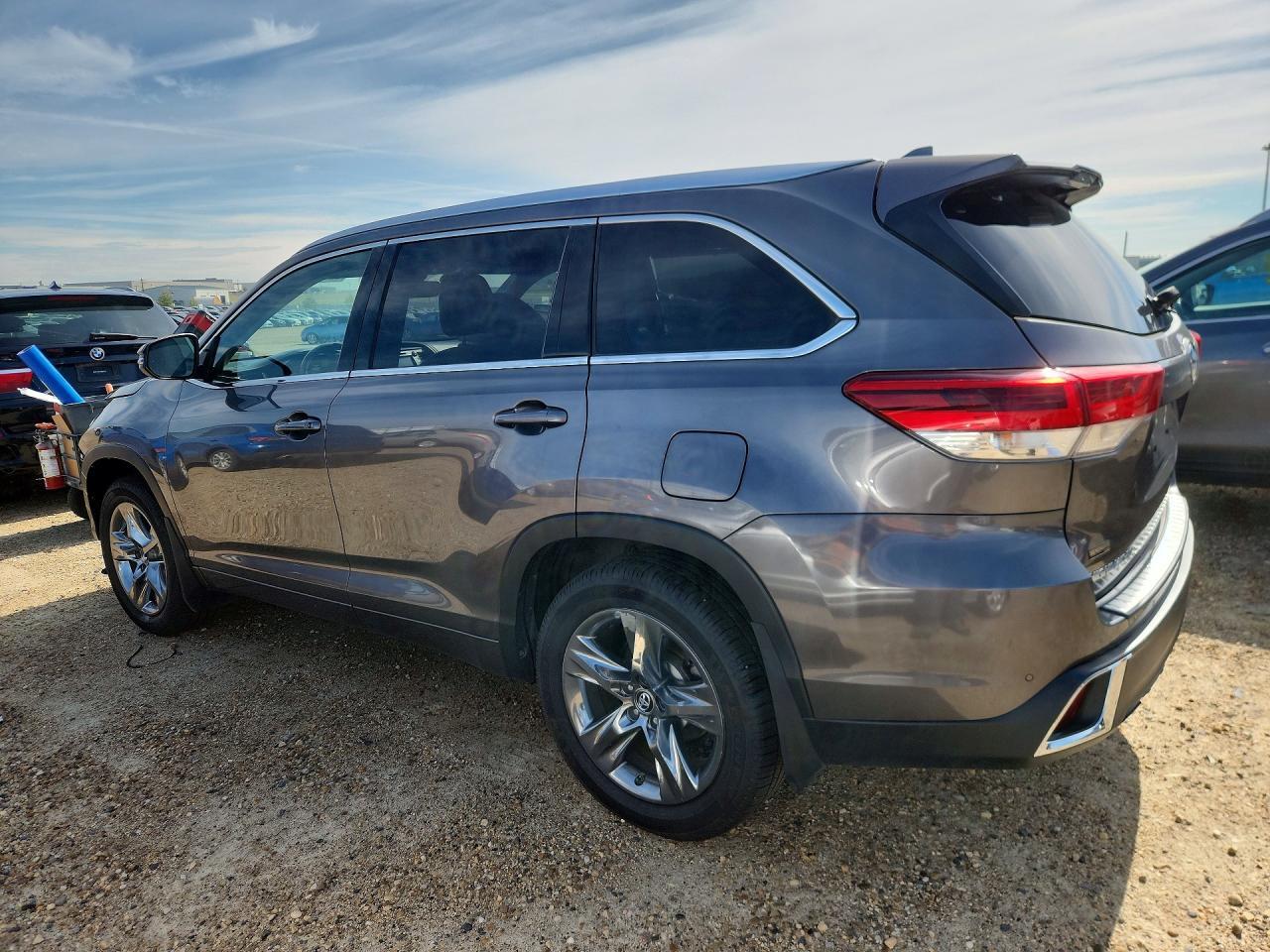 2018 Toyota Highlander Limited - Фото 2