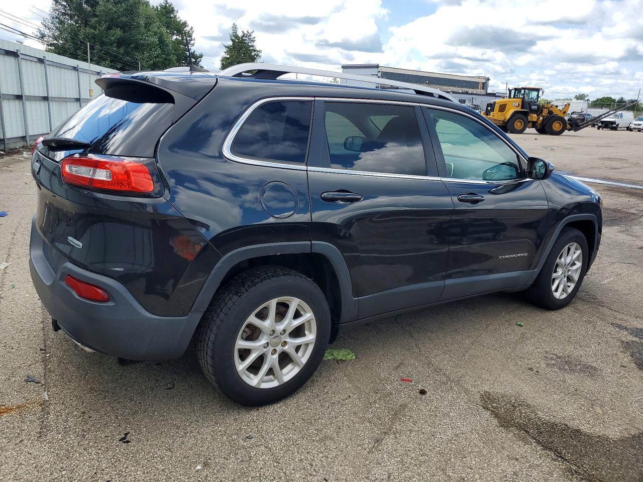 2016 Jeep Cherokee Latitude - Image 3