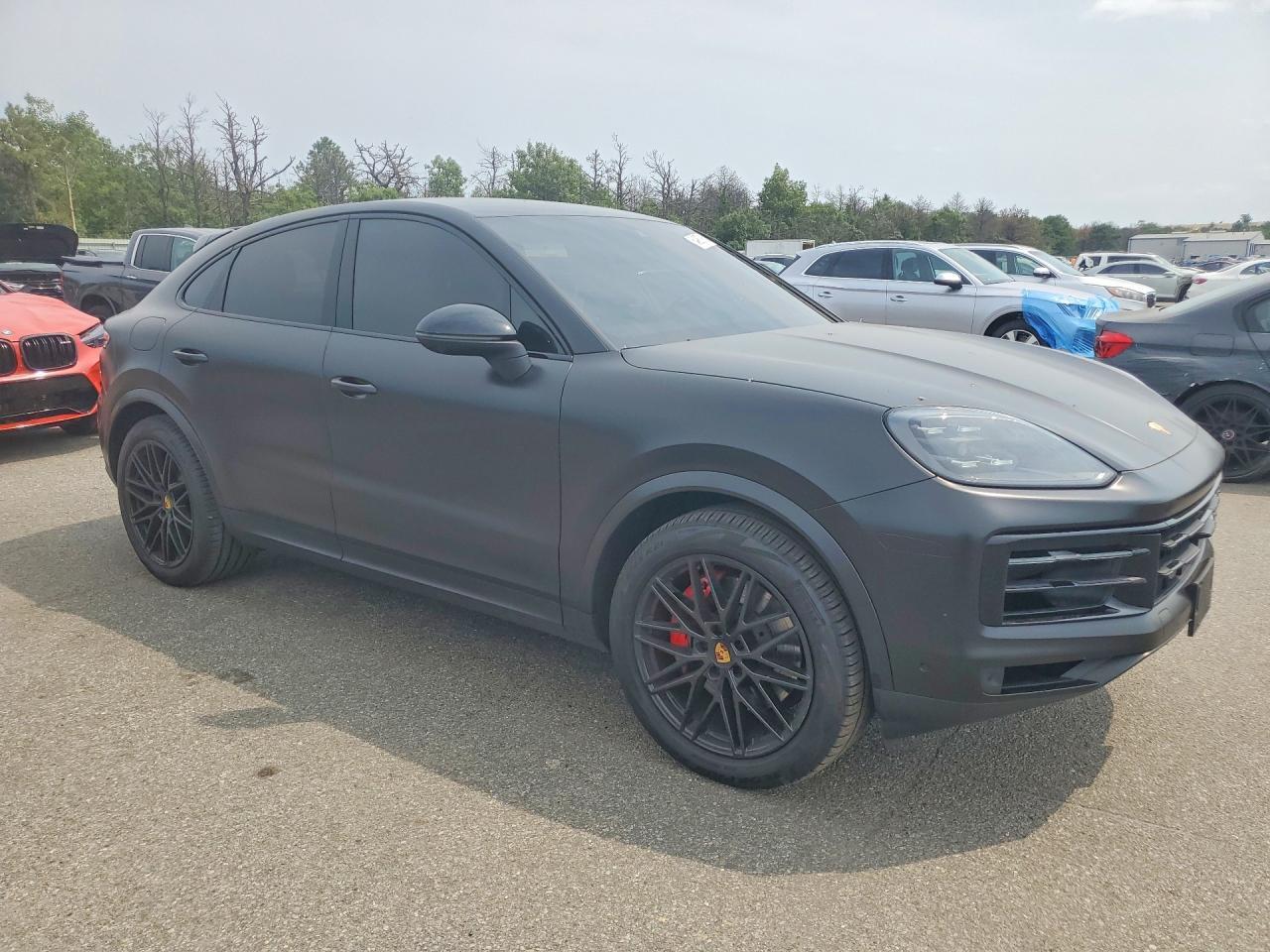 2024 Porsche Cayenne Coupe - Image 4