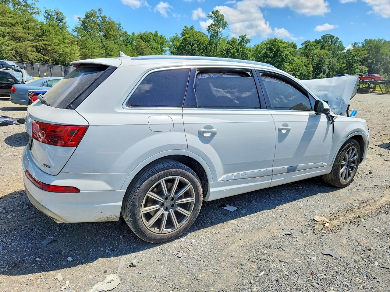 2019 Audi Q7 Premium Plus - Image 3
