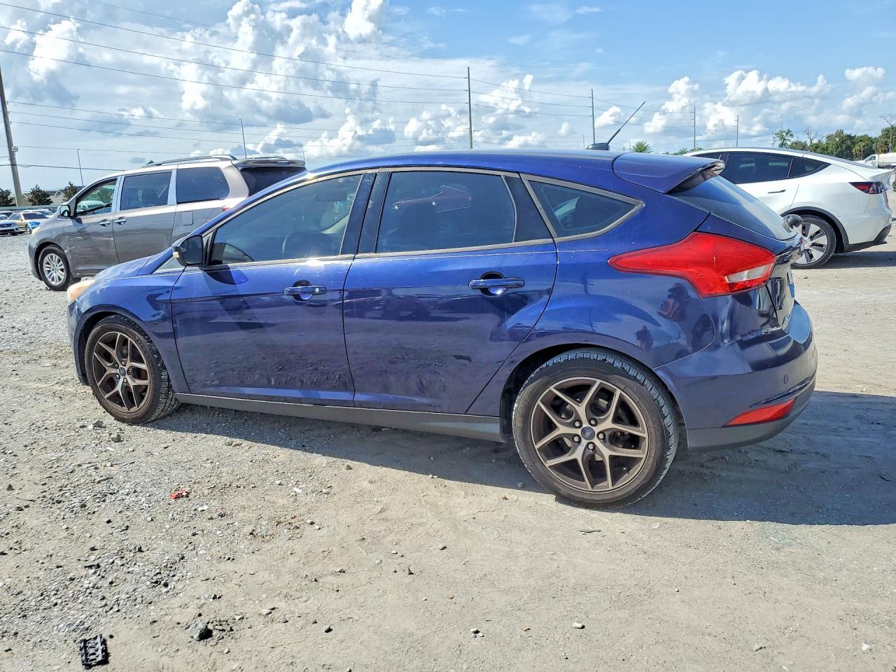 2017 Ford Focus Sel - Фото 2