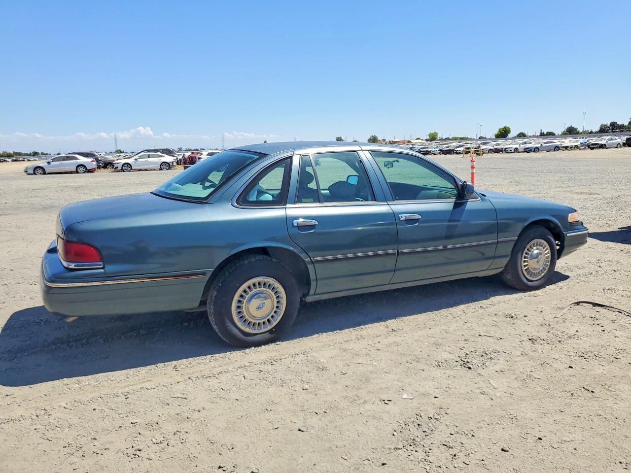1996 Ford Crown Victoria Police Interceptor - Фото 3