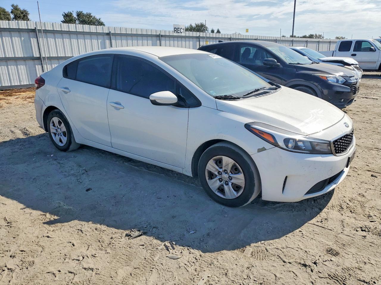 2017 Kia Forte Lx - Image 4