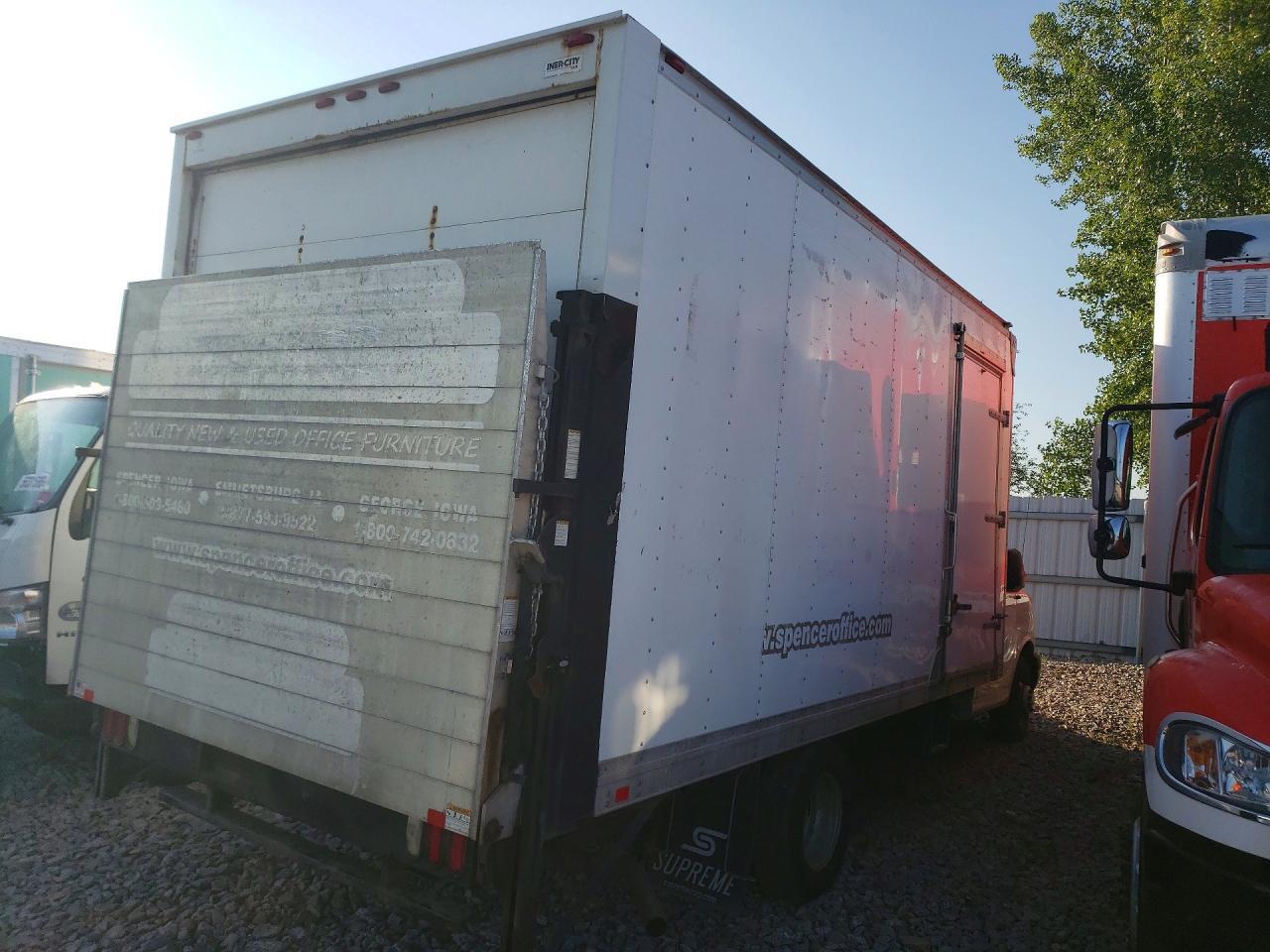 2017 Chevrolet Express G3500 - Фото 3