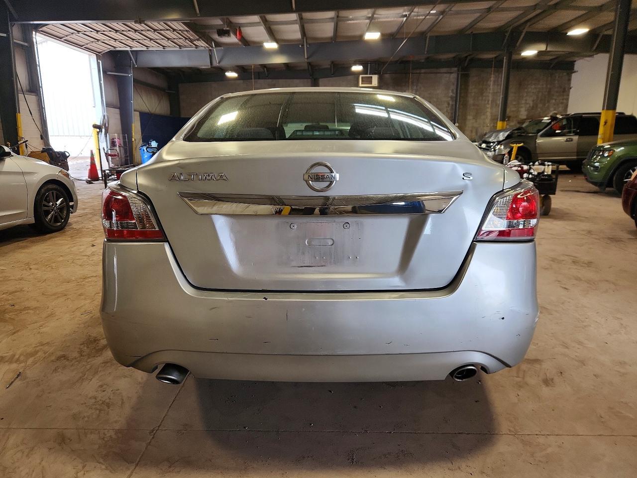 2015 Nissan Altima 2.5 S - Фото 6