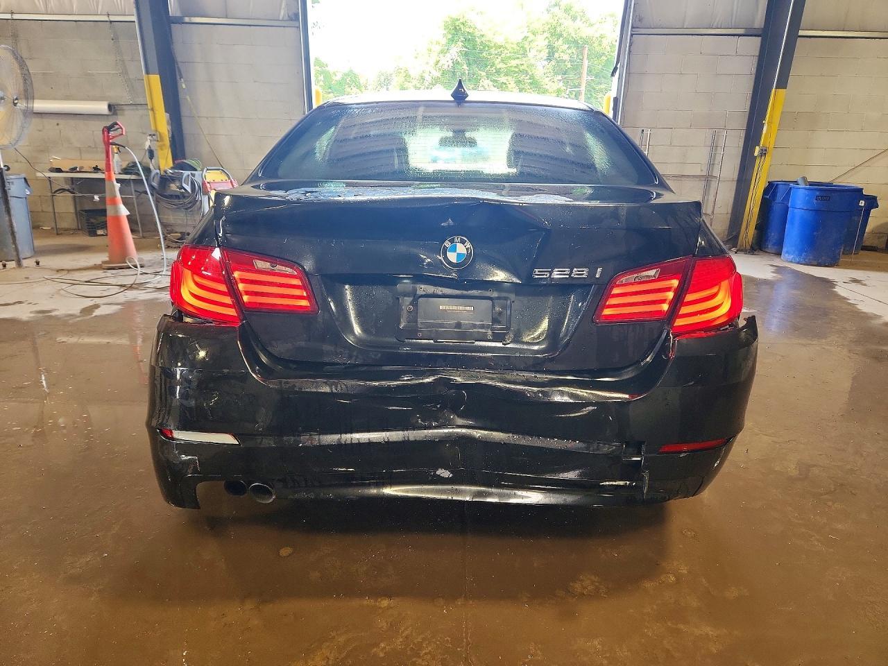 2011 BMW 528 I - Image 6