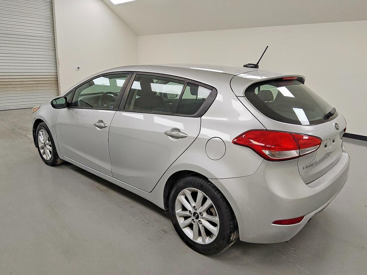 2017 Kia Forte5 Lx - Image 2