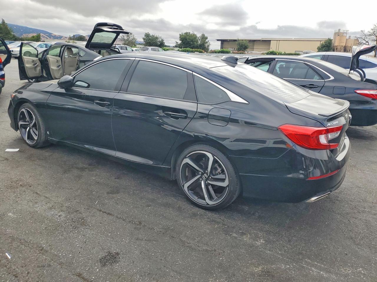 2021 Honda Accord Sport - Фото 2