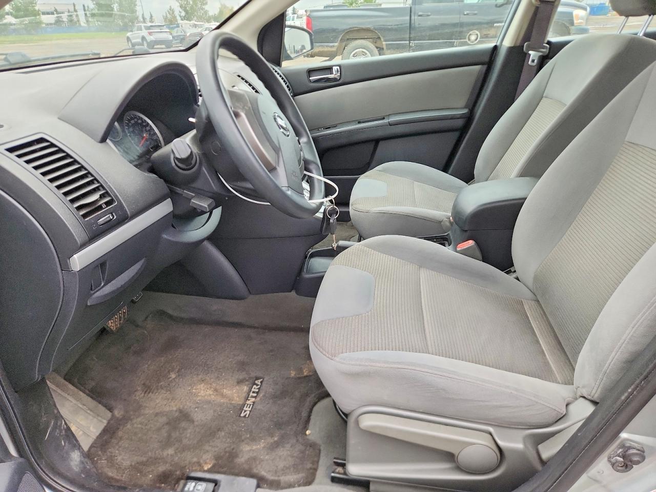 2010 Nissan Sentra 2.0 - Image 7