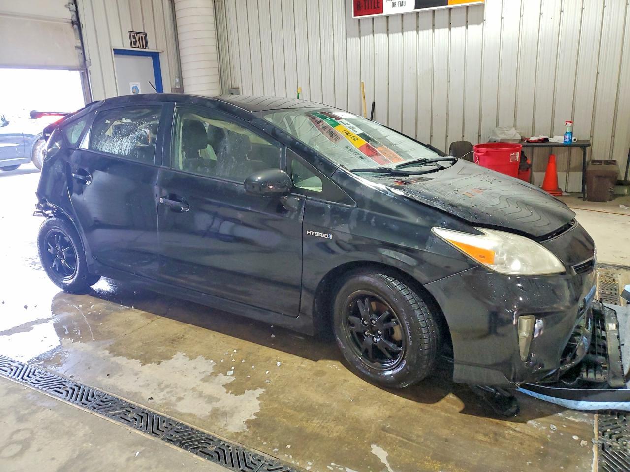 2015 Toyota Prius Two - Image 4