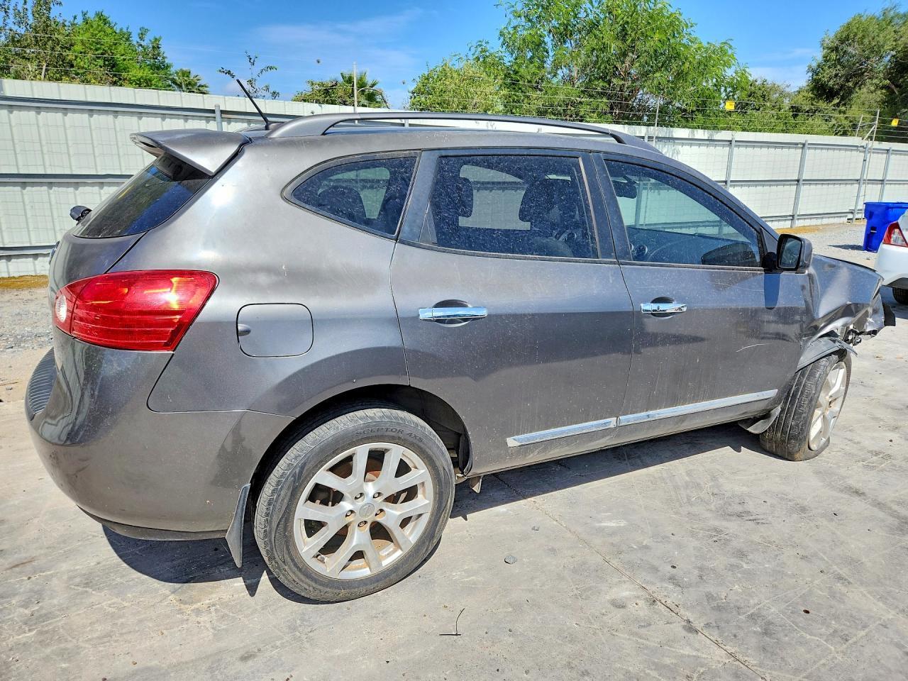 2011 Nissan Rogue S - Image 3