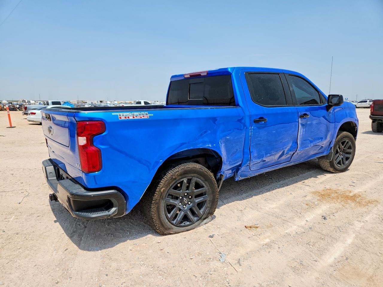 2025 Chevrolet Silverado K1500 Lt Trail Boss - Image 3