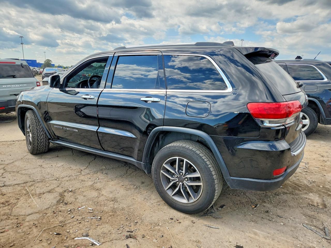2017 Jeep Grand Cherokee Limited - Image 2