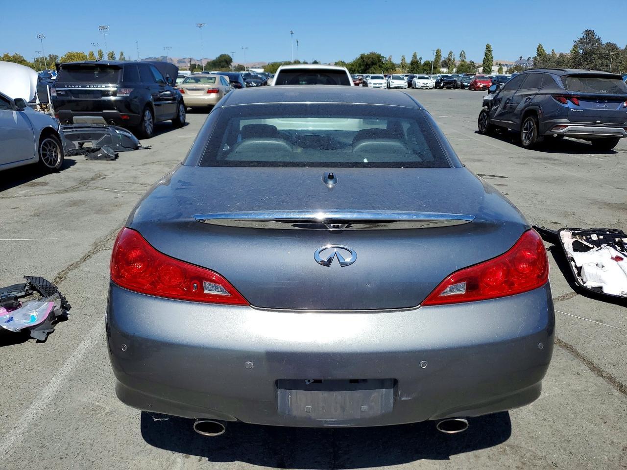 2010 Infiniti G37 Convertible Base - Фото 6