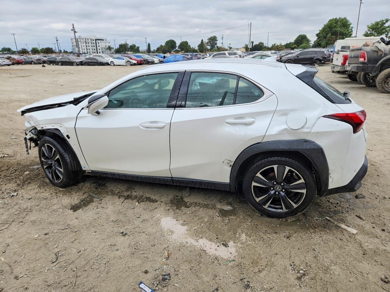 2022 Lexus Ux 200 Base - Image 2
