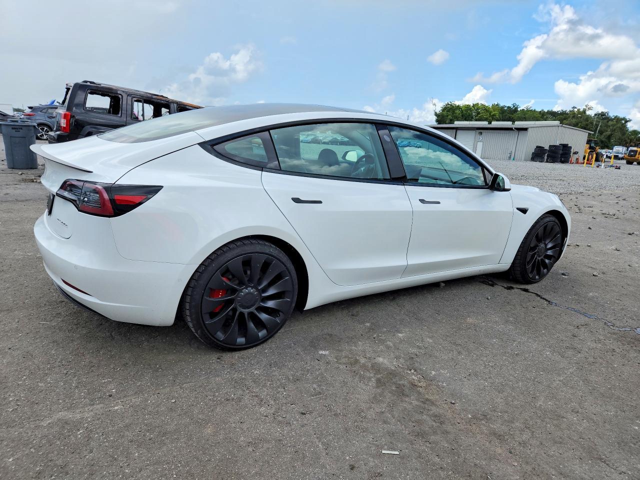 2021 Tesla Model 3 - Image 3