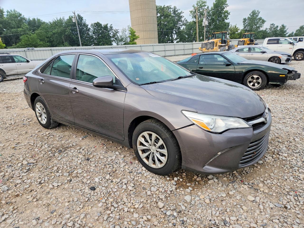 2016 Toyota Camry Le - Фото 4