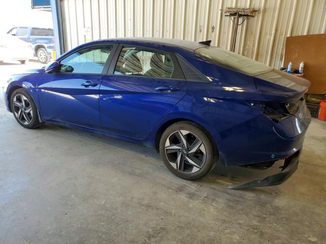 2023 Hyundai Elantra Sel - Image 2