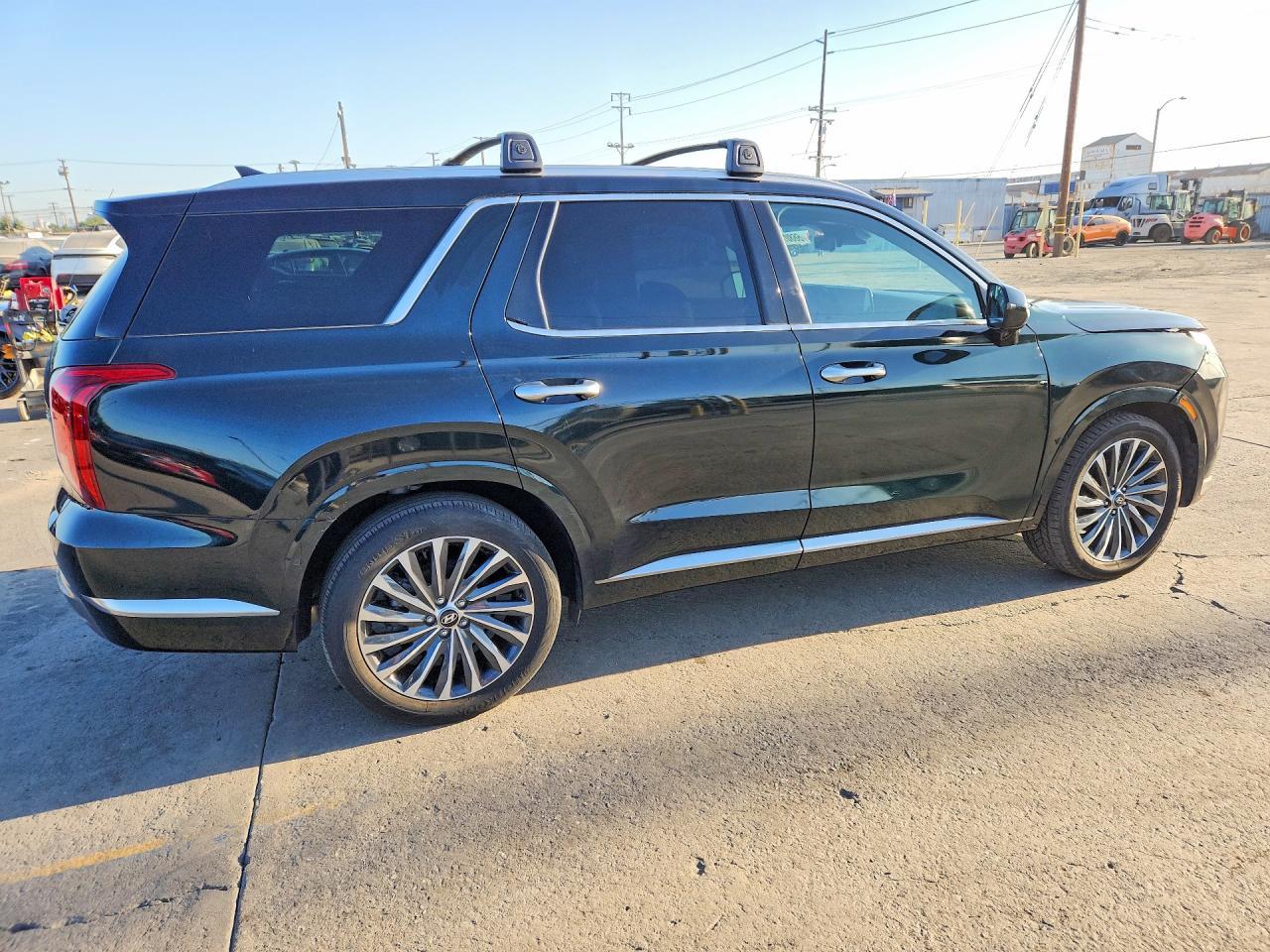 2024 Hyundai Palisade Calligraphy - Image 3