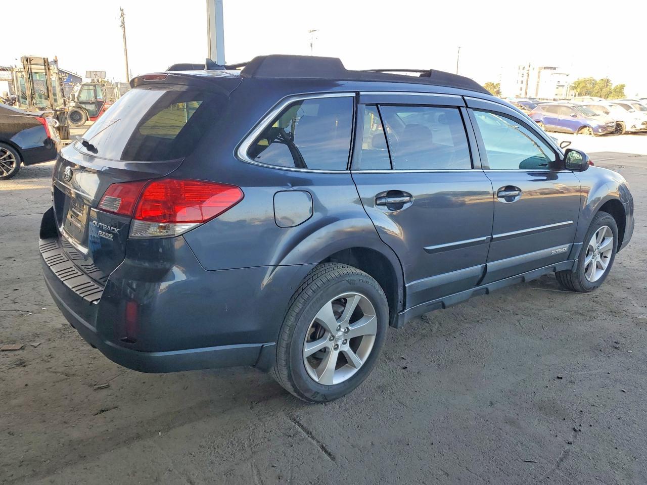 2013 Subaru Outback 2.5I Limited - Фото 3