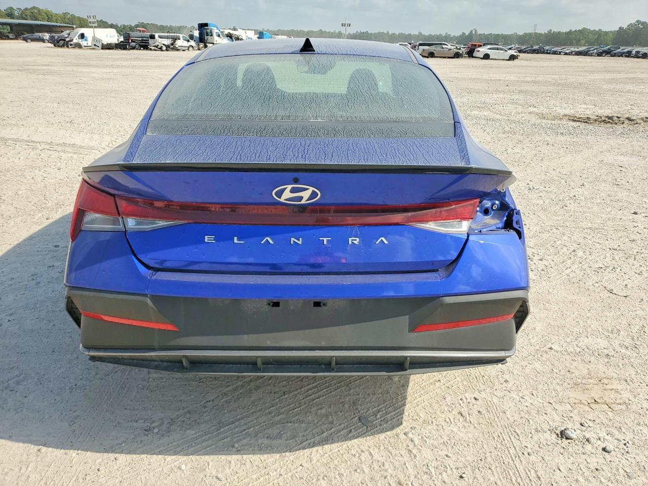 2025 Hyundai Elantra Sel Sport - Image 6