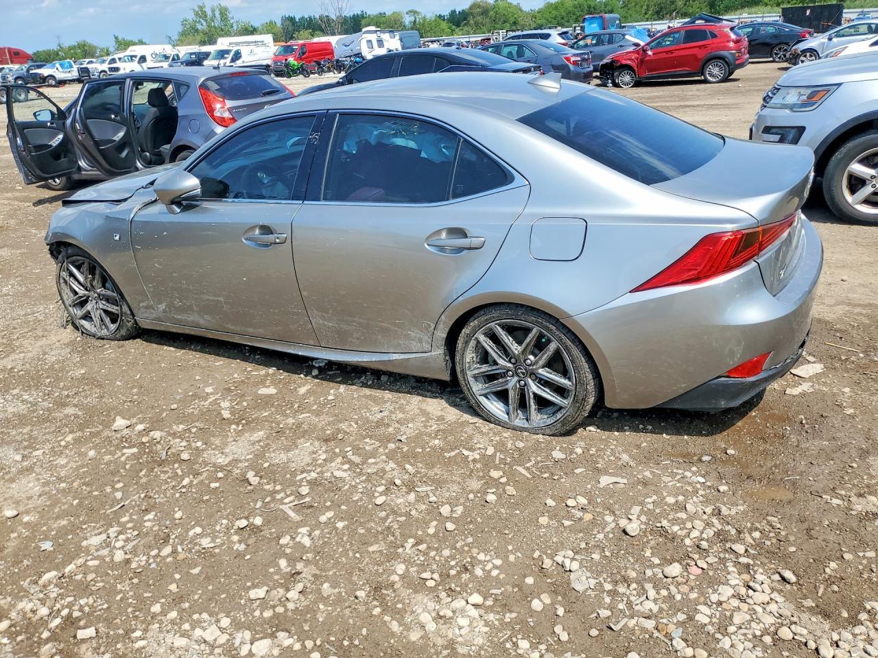 2017 Lexus Is 300 - Фото 2
