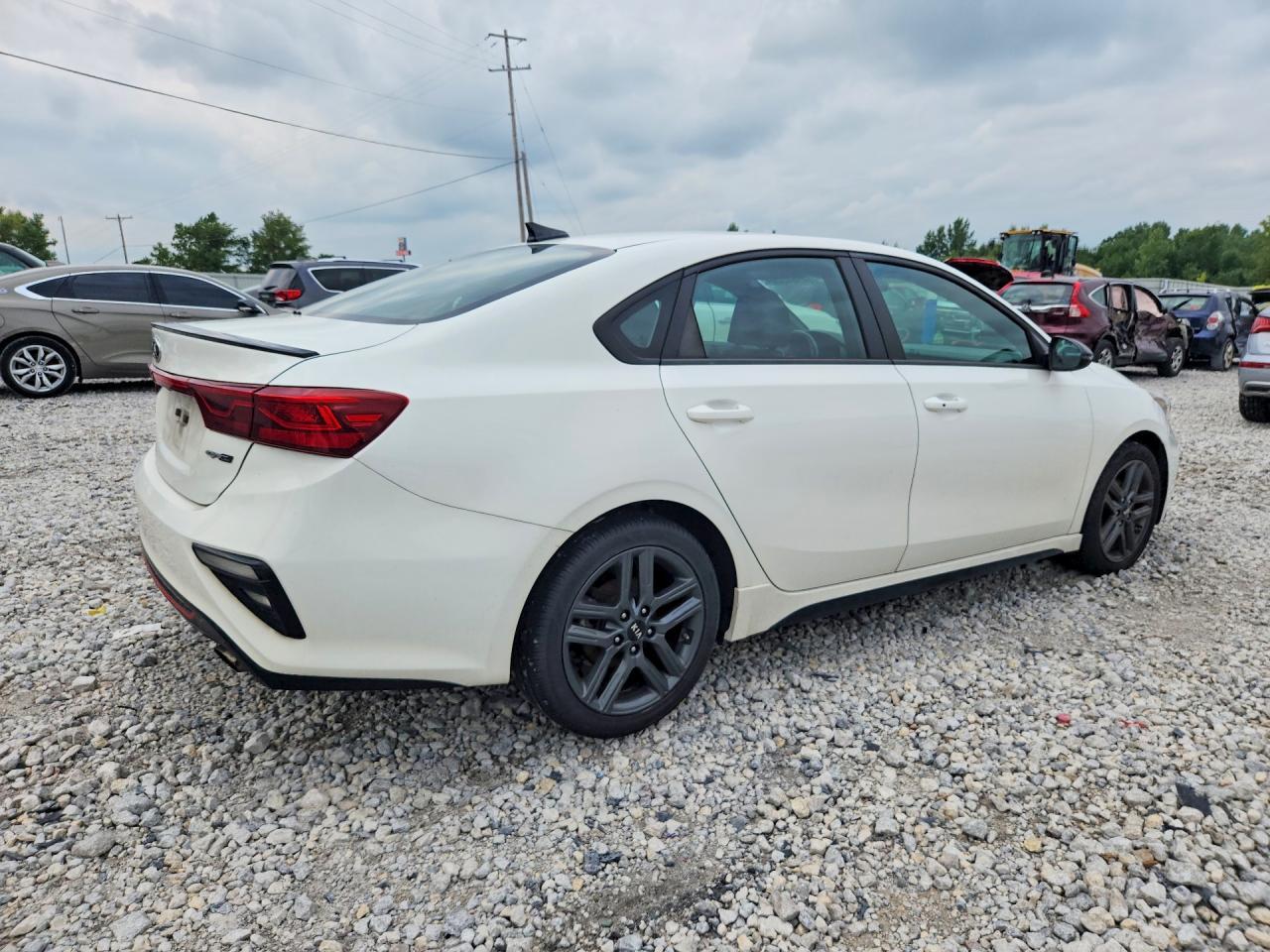2021 Kia Forte Gt Line - Фото 3