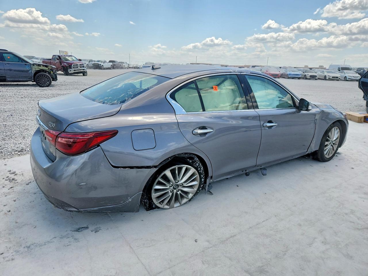 2021 Infiniti Q50 Luxe - Фото 3