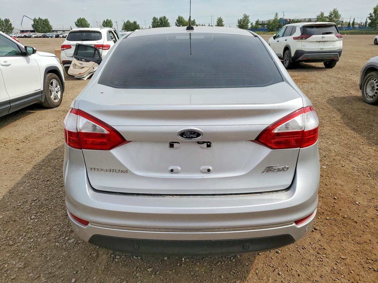 2015 Ford Fiesta Titanium - Image 6