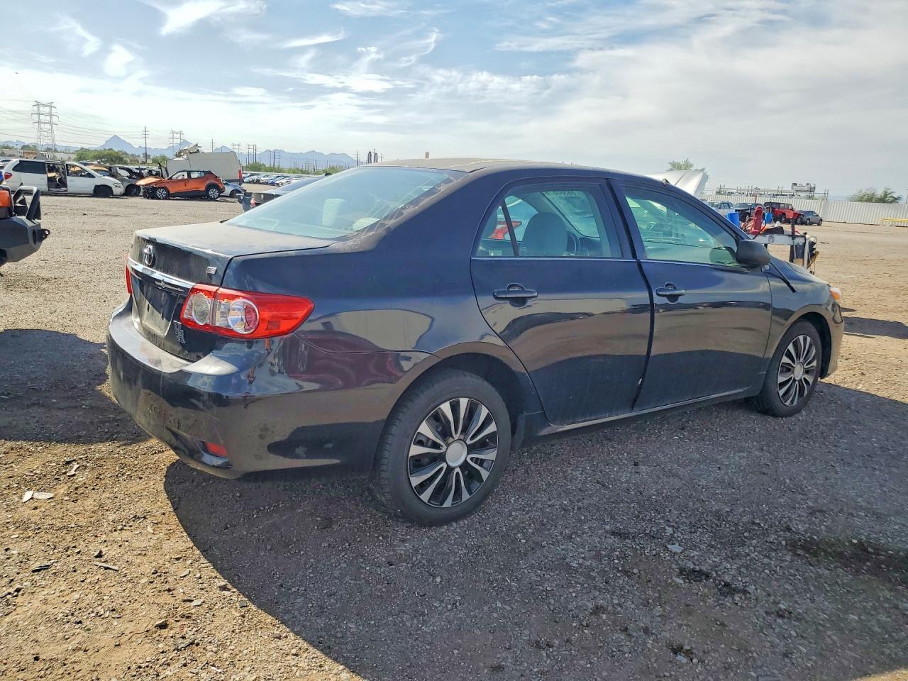 2013 Toyota Corolla L - Фото 3