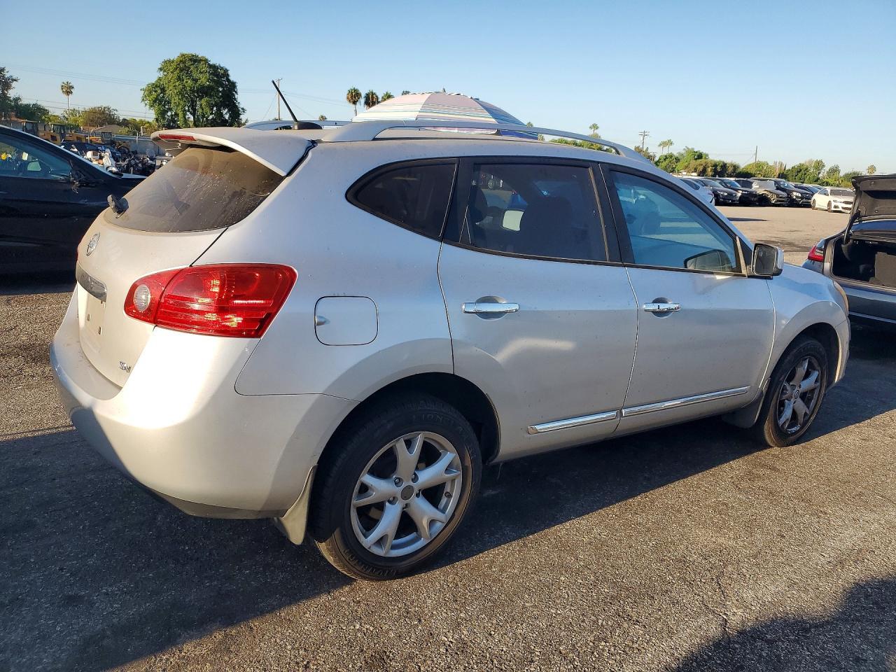 2011 Nissan Rogue S - Фото 3