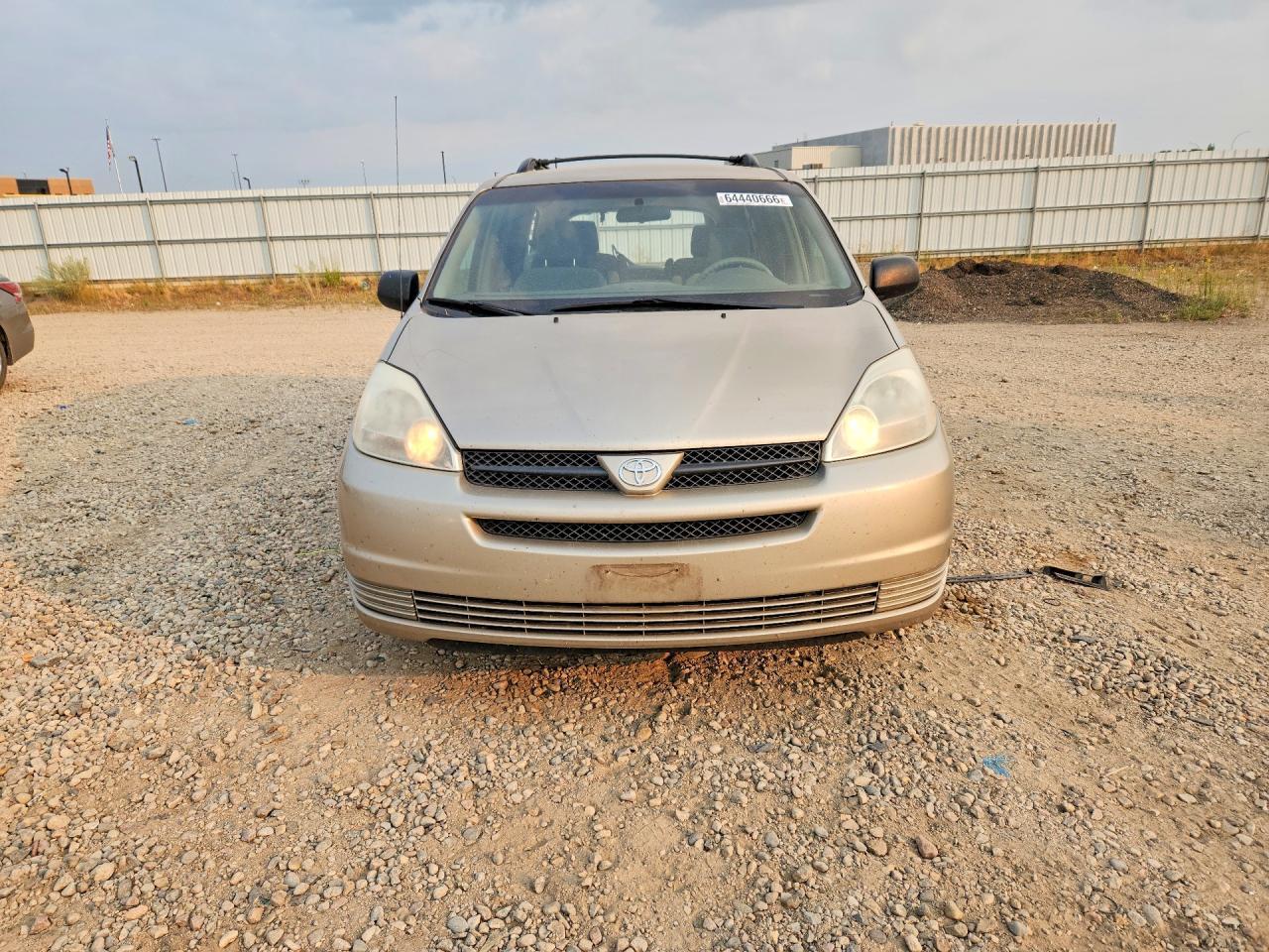 2005 Toyota Sienna Le 7 Passenger - Image 5