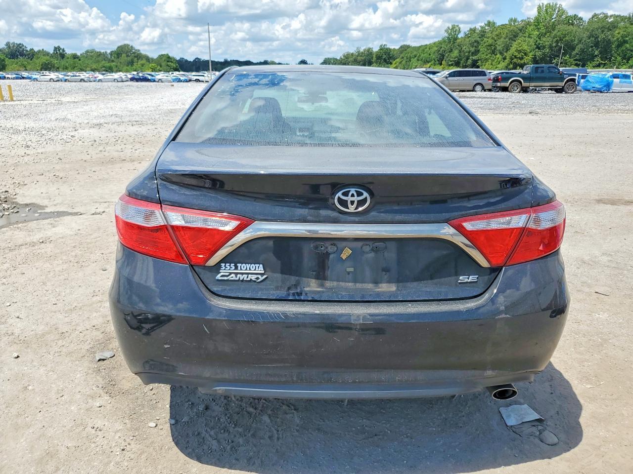 2017 Toyota Camry Se - Фото 6
