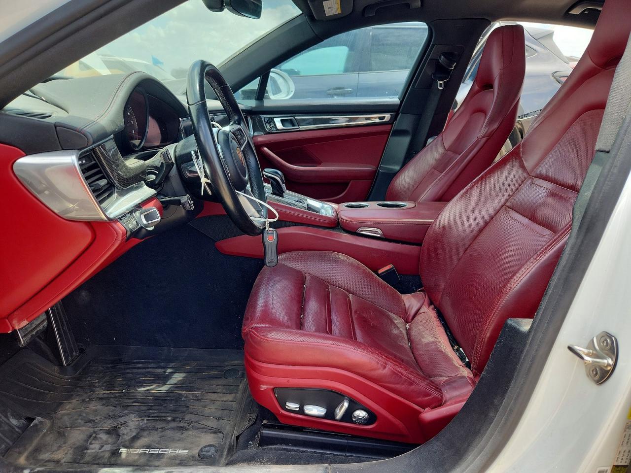 2018 Porsche Panamera 4S - Image 7