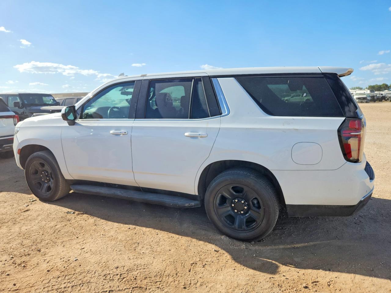 2021 Chevrolet Tahoe C1500 - Фото 2